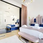 Exceptional - 4br-12p - Parc Monceau Appartamento Parigi