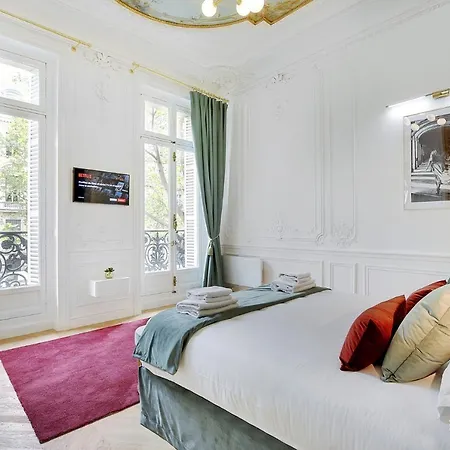 Exceptional - 4br-12p - Parc Monceau Apartament Paryż